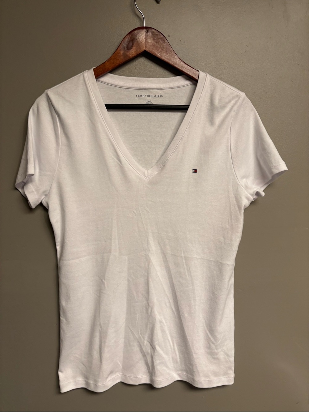 Tommy Hilfiger Women’s White V-Neck Short Sleeve Tee with Flag Logo